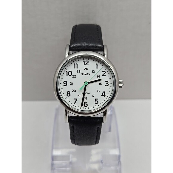 Timex Weekender Indiglo 31mm White Dial Black Leather 24 Hour Quartz New Battery - Picture 1 of 14